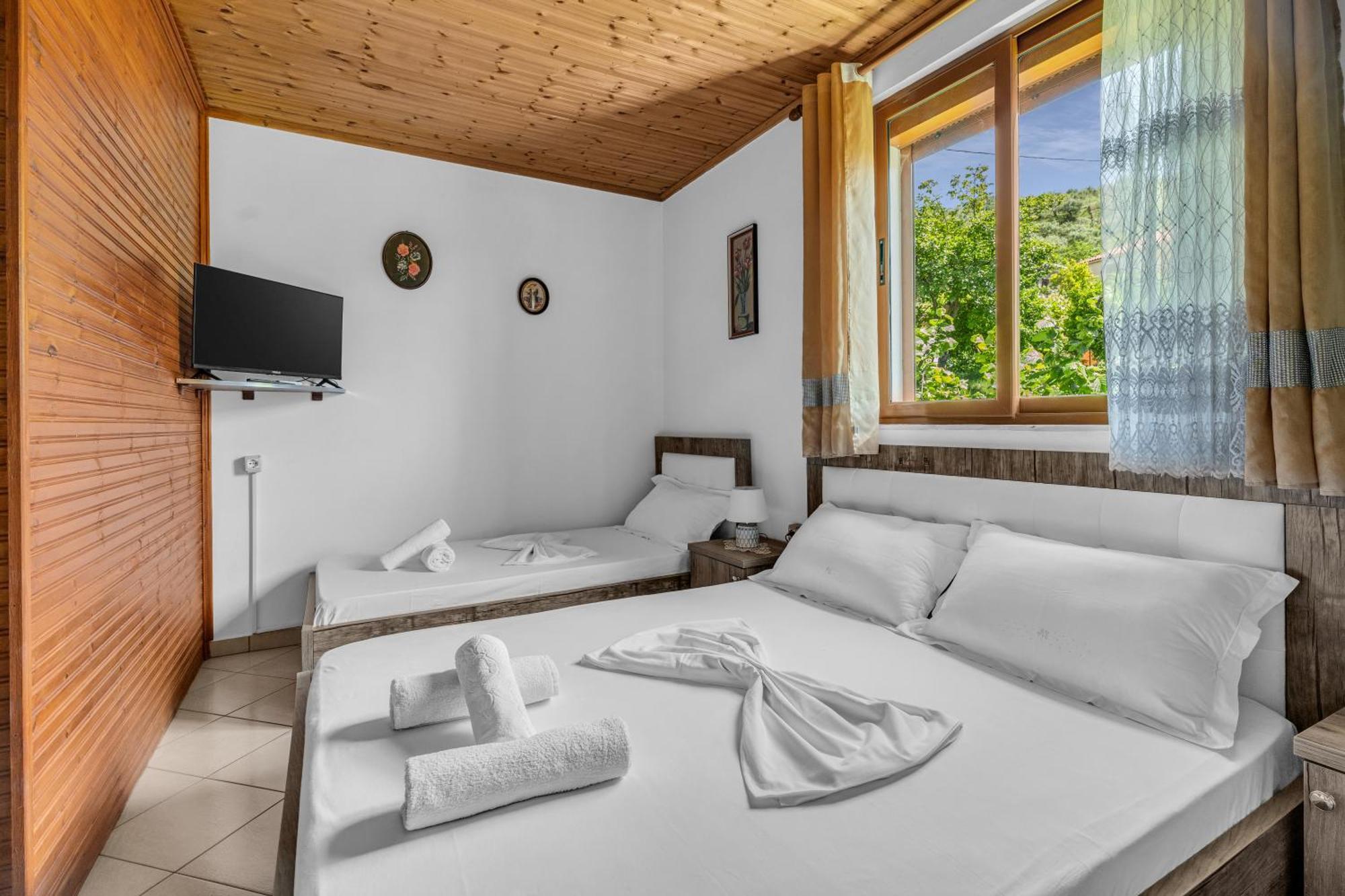 Guesthouse Emiljano Берат Экстерьер фото