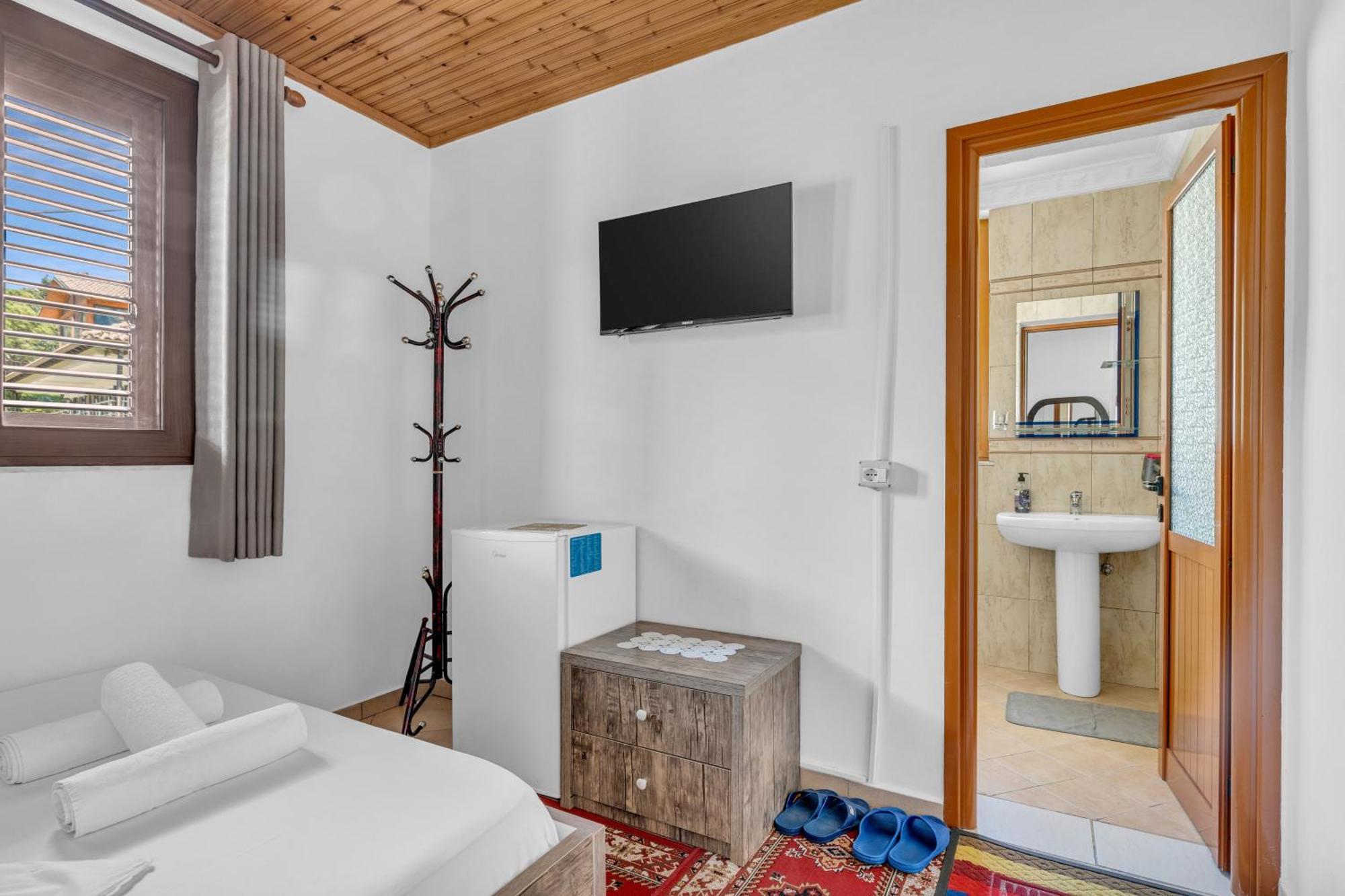 Guesthouse Emiljano Берат Экстерьер фото