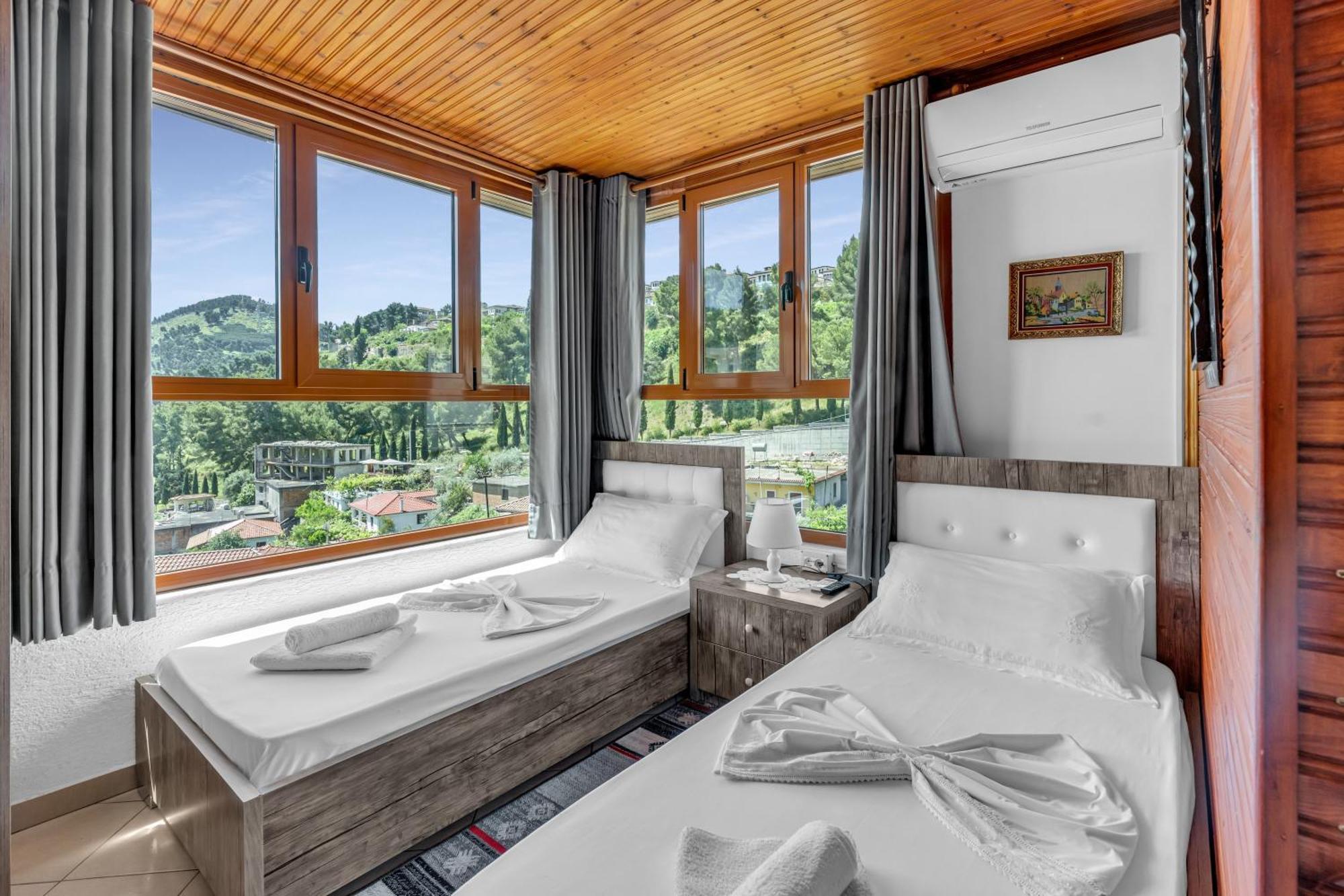 Guesthouse Emiljano Берат Экстерьер фото